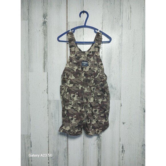 OshKosh B'Gosh Overalls size 24 months Camo Bib Shorts Dinosaur Baby Camouflage - Picture 1 of 6